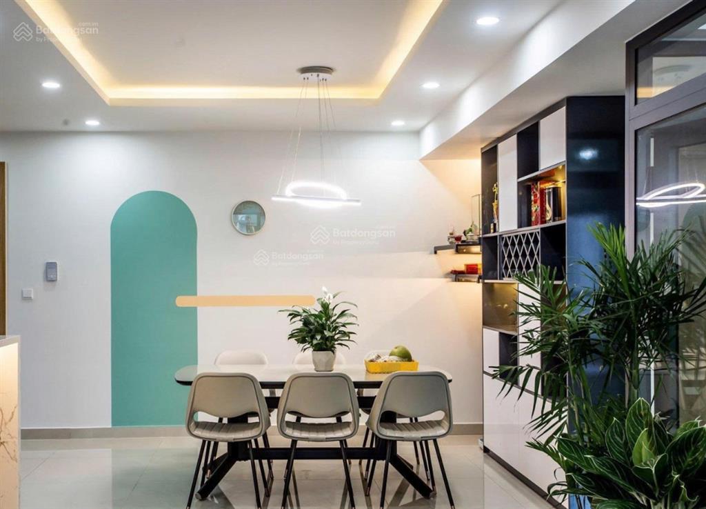 Chính chủ bán gấp căn hộ 3pn+2wc khu emerald, full nội thất, dt 112m2, giá 6.3 tỷ,  0947 050 ***