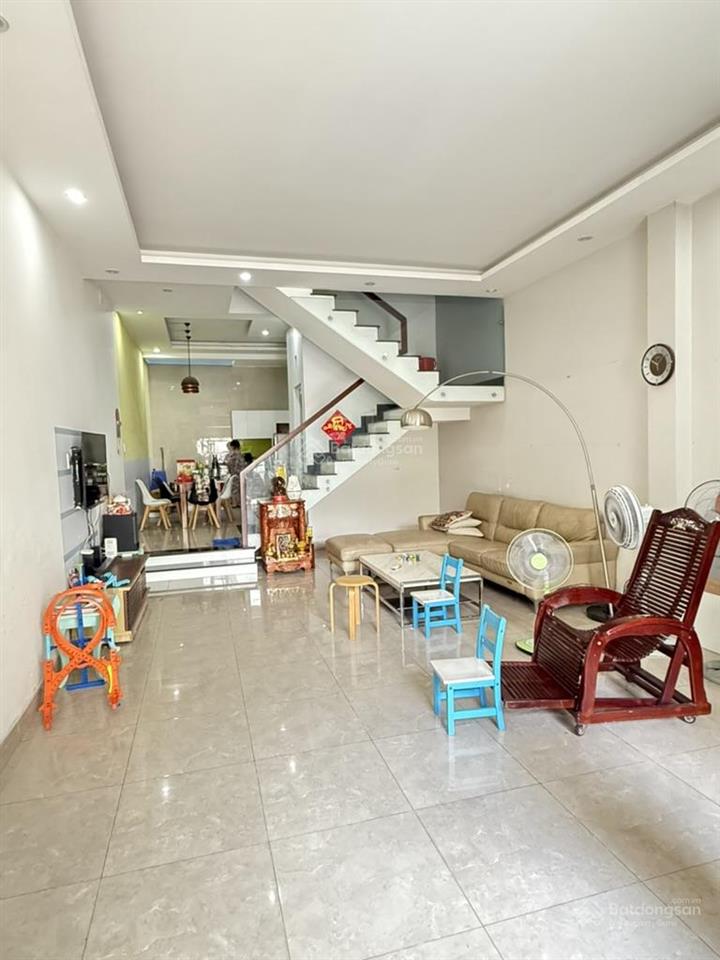 Nhà mặt tiền khu gia viên  1 trệt 2 lầu (5x15) sổ hồng thổ cư hoàn công