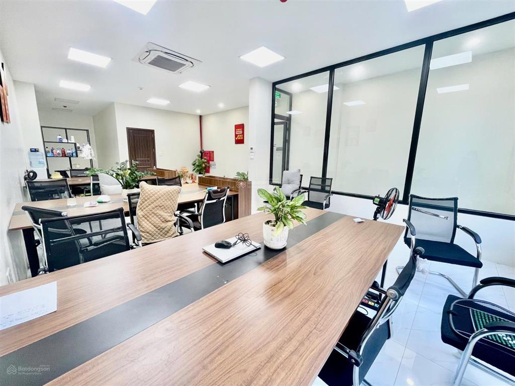Cho thuê văn phòng trần quốc hoàn  nguyễn khánh toàn  trần đăng ninh dt 85m2 giá thuê 15tr/1 th