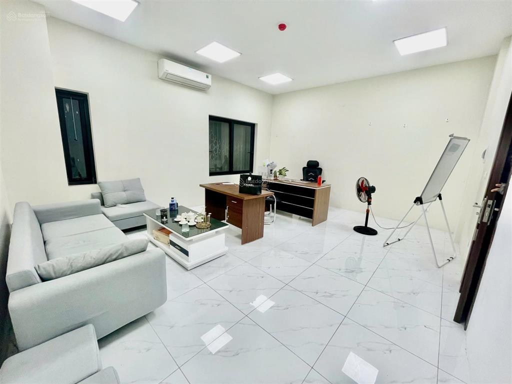 Cho thuê văn phòng trần quốc hoàn  nguyễn khánh toàn  trần đăng ninh dt 85m2 giá thuê 15tr/1 th