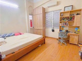Cần tiền bán gấp nhà nguyễn khánh toàn 46m2, 5 tầng 6 phòng giá rẻ