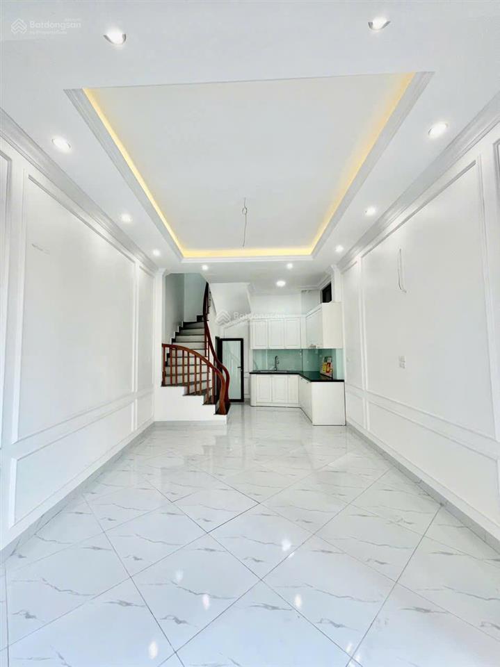 Bán nhà lai xá  trịnh văn bô  phú diễn 5 tầng 4 ngủ ô tô đỗ cửa