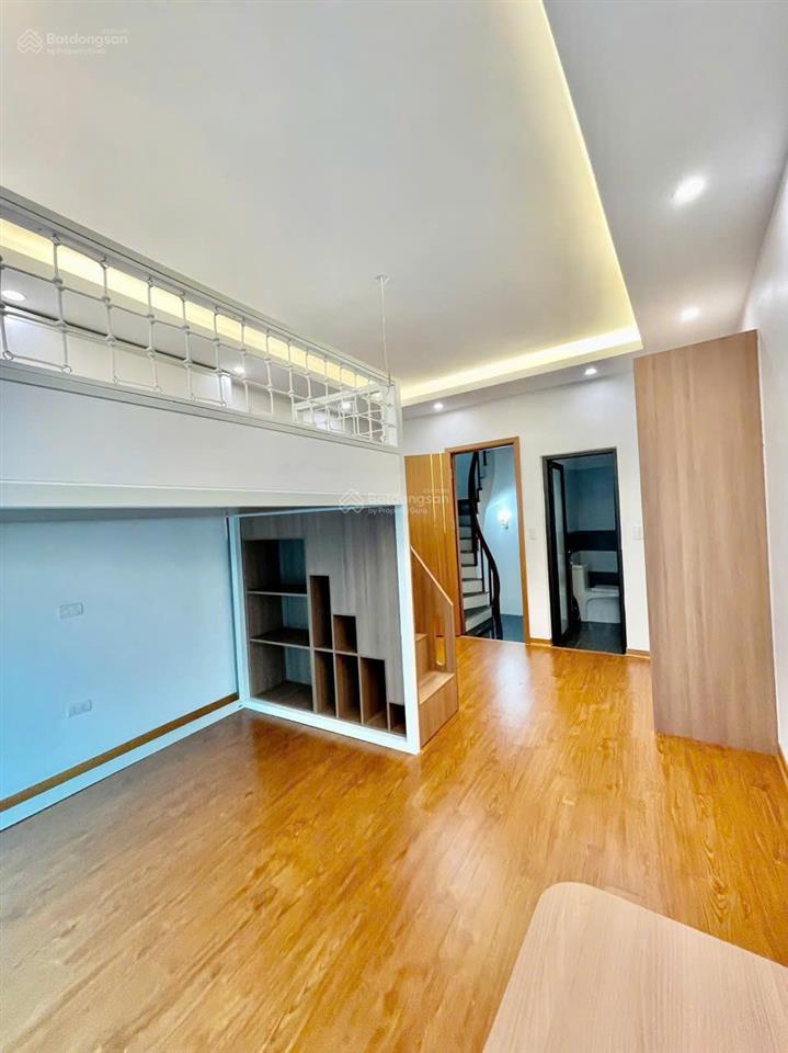 Bán nhà lai xá  trịnh văn bô  phú diễn 5 tầng 4 ngủ ô tô đỗ cửa