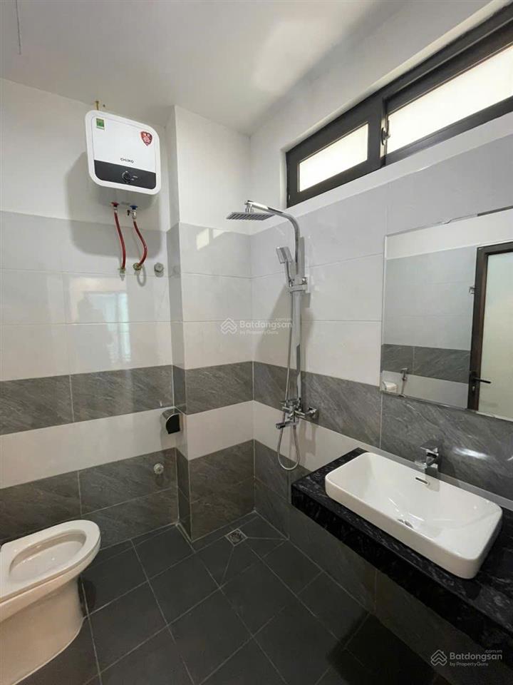 Bán nhà lai xá  trịnh văn bô  phú diễn 5 tầng 4 ngủ ô tô đỗ cửa