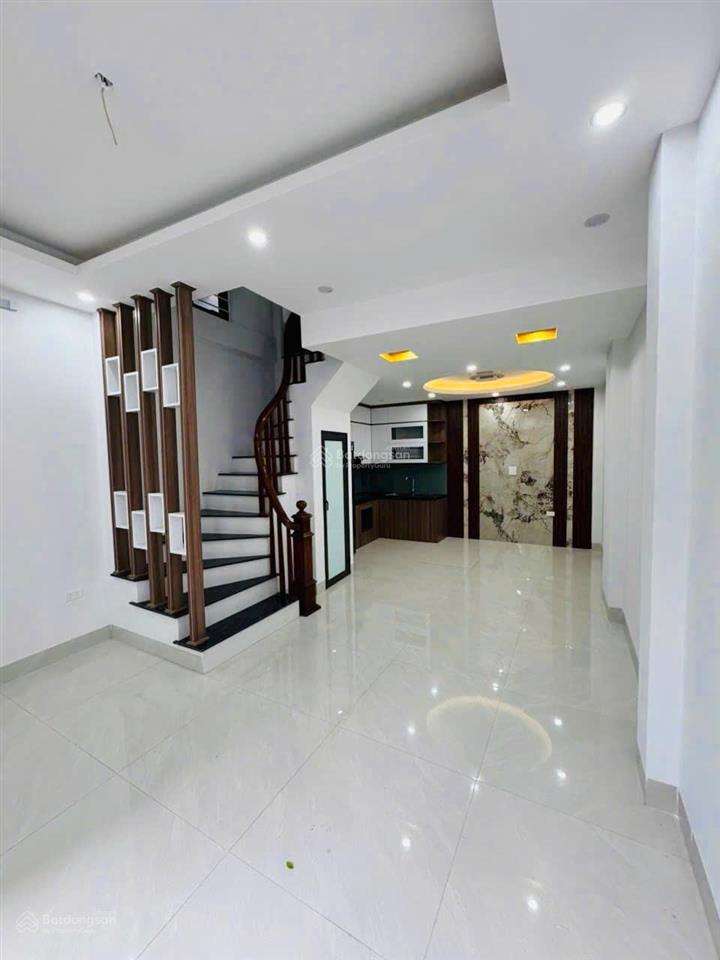 Bán nhà gần trịnh văn bô  đường 32 gần ô tô 35m 5 tầng 4 ngủ