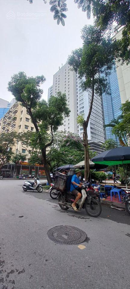 Cho thuê văn phòng mễ trì chân tòa nhà keangnam dt 135m2 giá thuê 19tr full đồ