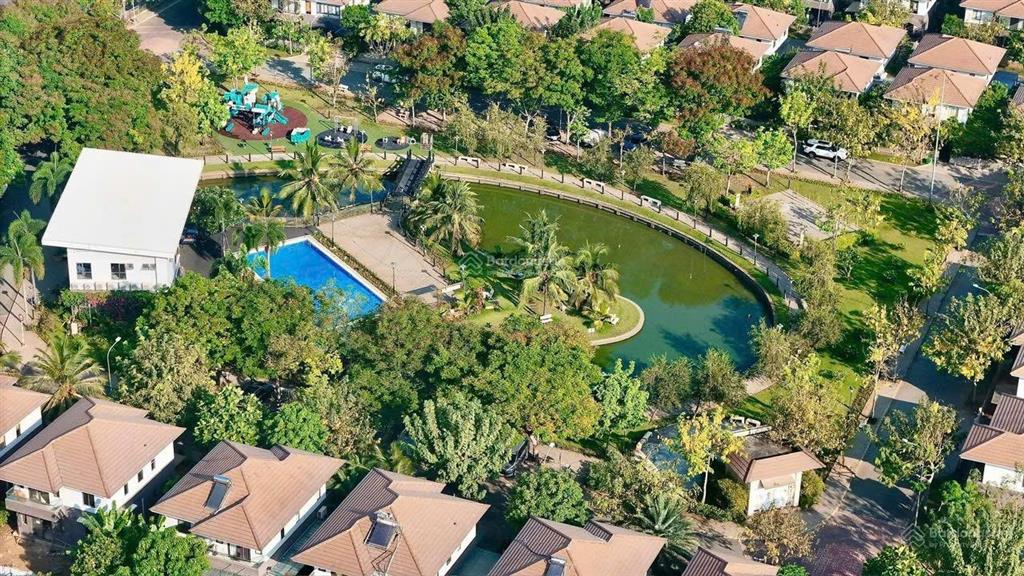 Chính chủ bán biệt thự view rạch valora kikyo, p. phú hữu q9 ( nhà thô ) diện tích 261,7m