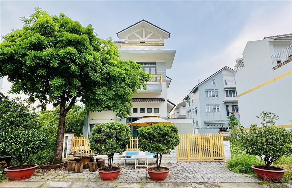 Biệt thự đẹp mặt tiền công viên chính chủ gửi bán biệt thự gia hoà mặt tiền công viên lớn