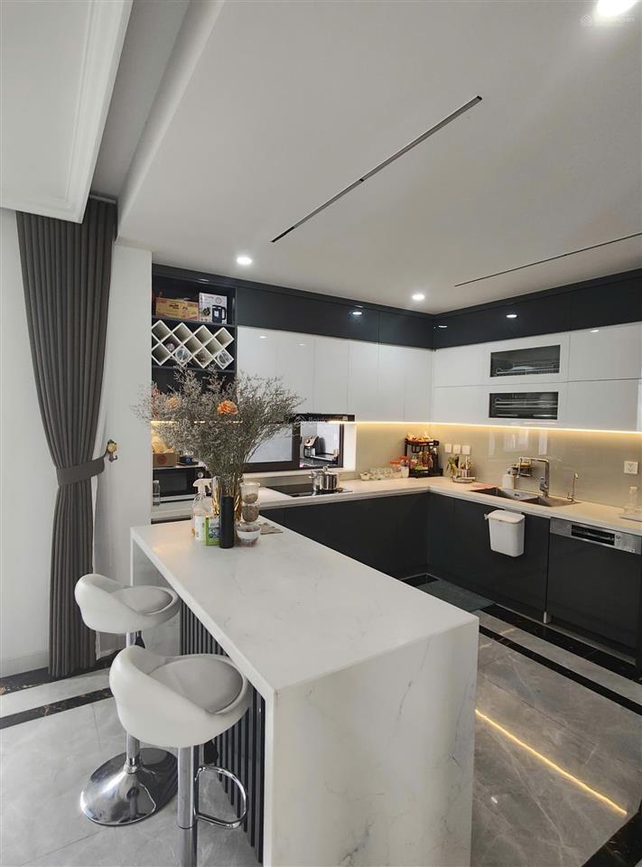 Bán căn biệt thự 3 tầng 180m2 full nội thất dự án mê linh