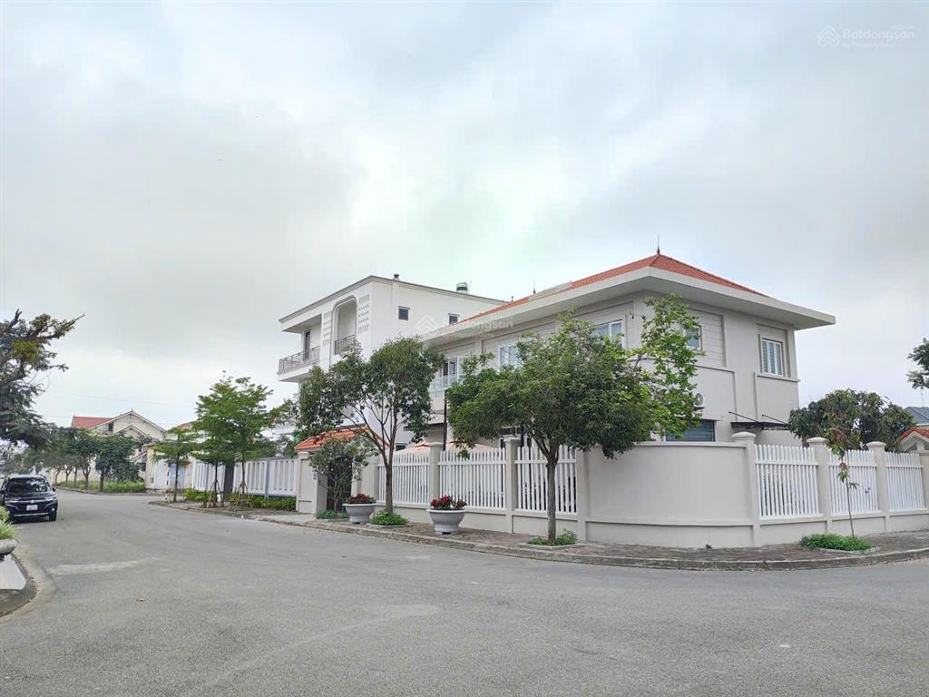 Bán căn biệt thự 330m2 góc 2 mặt đường anh dũng 8