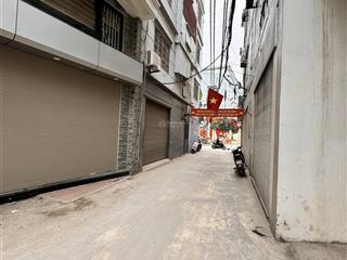 Chú ý, dt 48m2, khu phân lô bộ đội, nơi hiếm bán, nhà 3 tầng, gần phố, giá mềm 8.6 tỷ
