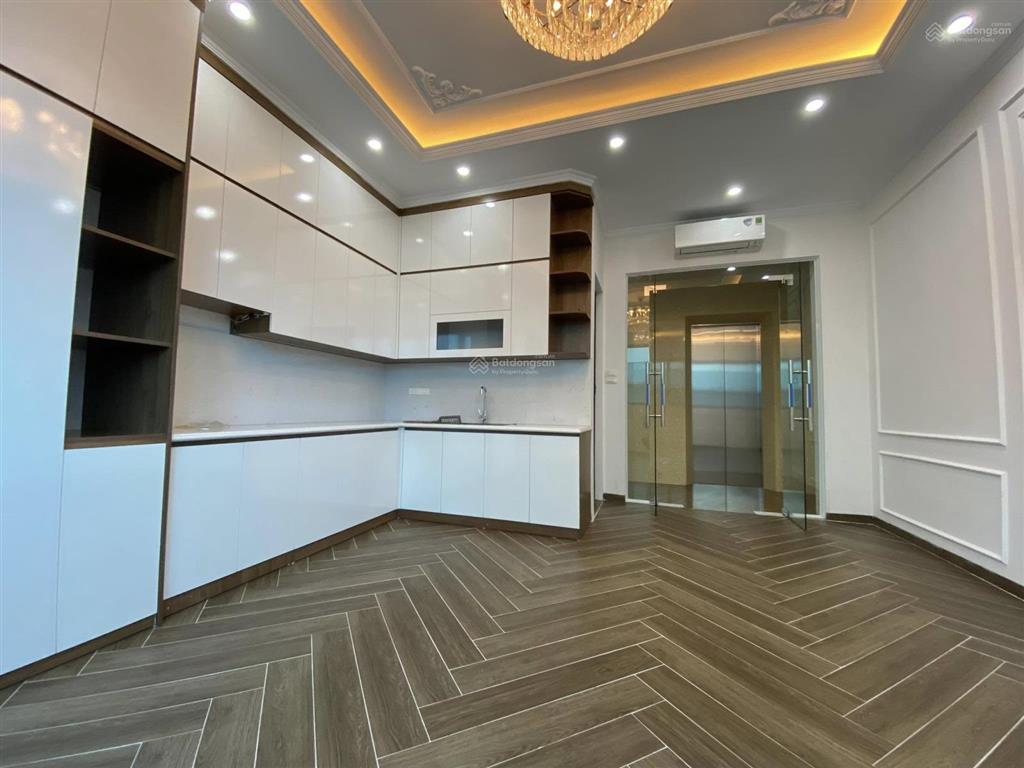 Chủ cần bán gấp  nhà mới phạm văn đồng , sát vincom nhà đẹp, mới thiết full nội thất cao cấp