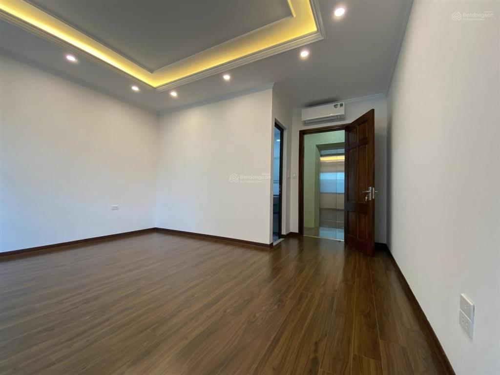 Chủ cần bán gấp  nhà mới phạm văn đồng , sát vincom nhà đẹp, mới thiết full nội thất cao cấp