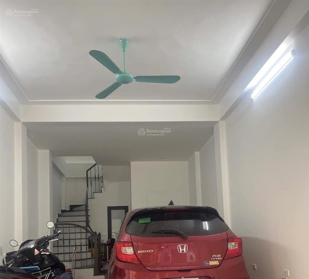 Phân lô kinh doanh  43m2 x 5 tầng , thang máy , nhà mới đang hoàn thiện , gần trường học và chợ