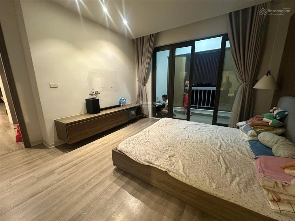Tôi bán căn hộ tòa m3  m4, nguyễn chí thanh 126m2, 3 phòng ngủ, bc đông nam