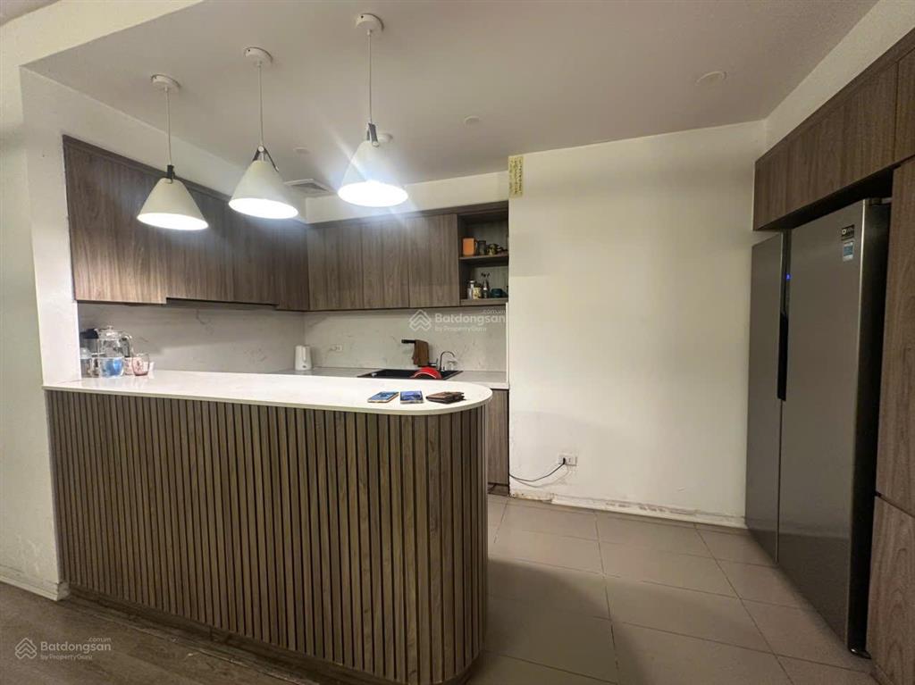 Tôi bán căn hộ tòa m3  m4, nguyễn chí thanh 126m2, 3 phòng ngủ, bc đông nam