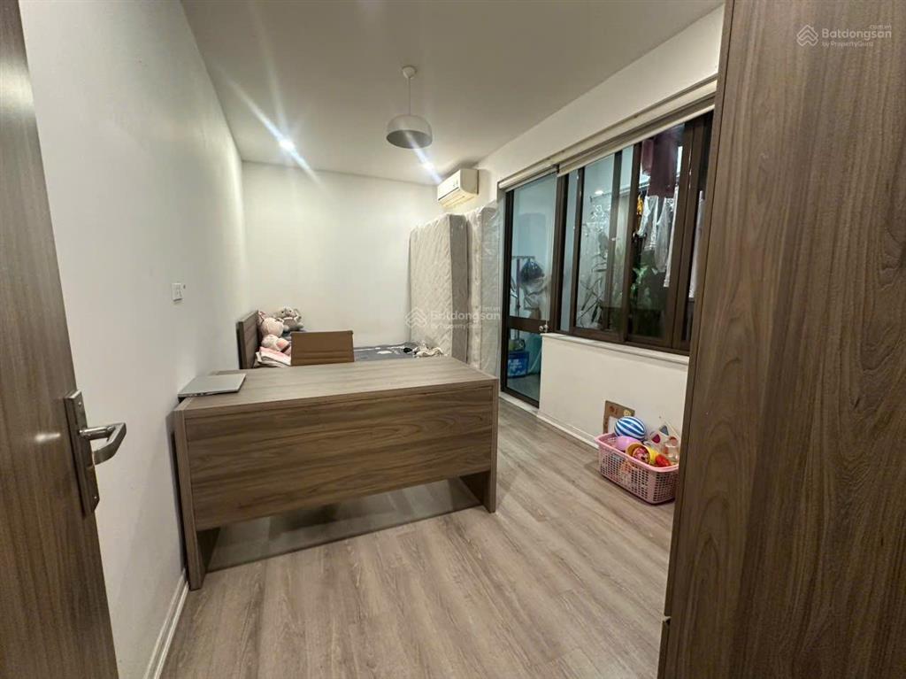 Tôi bán căn hộ tòa m3  m4, nguyễn chí thanh 126m2, 3 phòng ngủ, bc đông nam