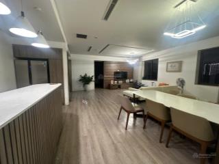 Tôi bán căn hộ tòa m3  m4, nguyễn chí thanh 126m2, 3 phòng ngủ, bc đông nam