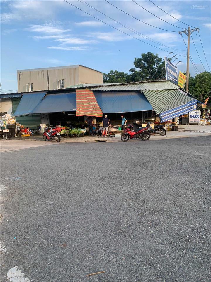 Bán kẹt ngân hàng bán gấp lô đất 300(10x30) sổ hồng riêng, thổ cư 100%