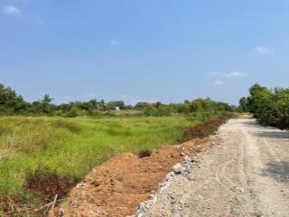 Sản phẩm làm kho bãi nhà xưởng mở cty, dt 5600m2 ấp 9 xã lương hoà huyện bến lức tỉnh long an