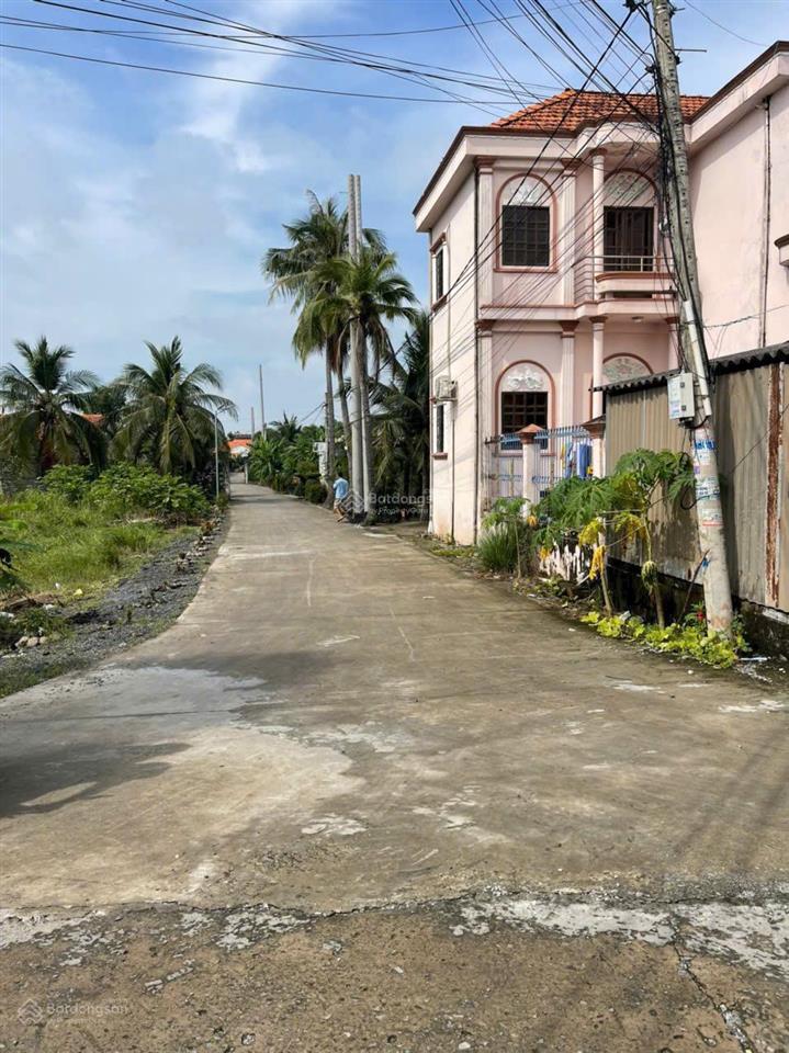 Chủ cần bán 2500m2 đất lúa.  ấp 10 xã lương hoà huyện bến lức tỉnh long an