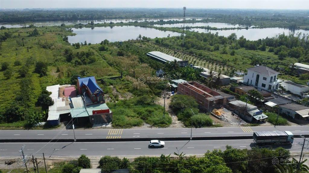 Sẵn phẩm làm kho bãi nhà xưởng cty mt tl 824 dt 8000m2 ấp 4 xã lương bình huyện bến lức