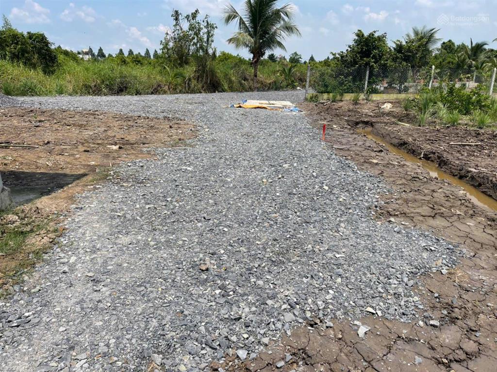 Chủ cần bán 4 lô liền kề ấp 10 xã lương hoà tỉnh tây ninh (bến lức  long an)