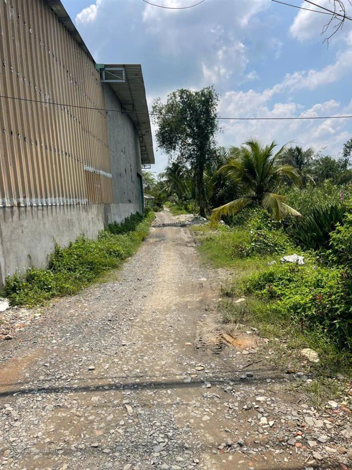 Chủ cần bán đất thổ + kho mt nhựa xe 10t. 400m2 ấp 10 lương hòa, bến lức, long an