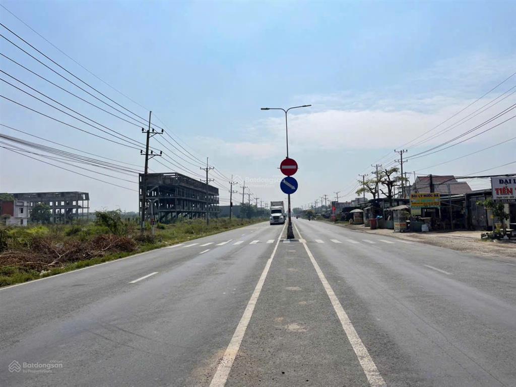 Chủ cần bán đất thổ + kho mt nhựa xe 10t. 400m2 ấp 10 lương hòa, bến lức, long an