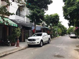 {nhà đẹp sát biển} 2 tầng 5 ngủ  mt đường 7m5 phạm đình hổ  có garage ô tô  giá chỉ 10.5 tỷ!