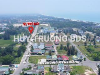 Mặt tiền nguyễn hữu thọ đối diện trục đường nối ra bãi biển cửa việt