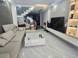Chú ba chuẩn bị qua đức định cư với con gái bán nhanh nhà nguyễn công hoan, phú nhuận