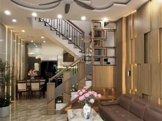 Bán nhanh nhà đẹp vuông vức đường lê minh xuân, tân bình. kế bên chợ tân bình