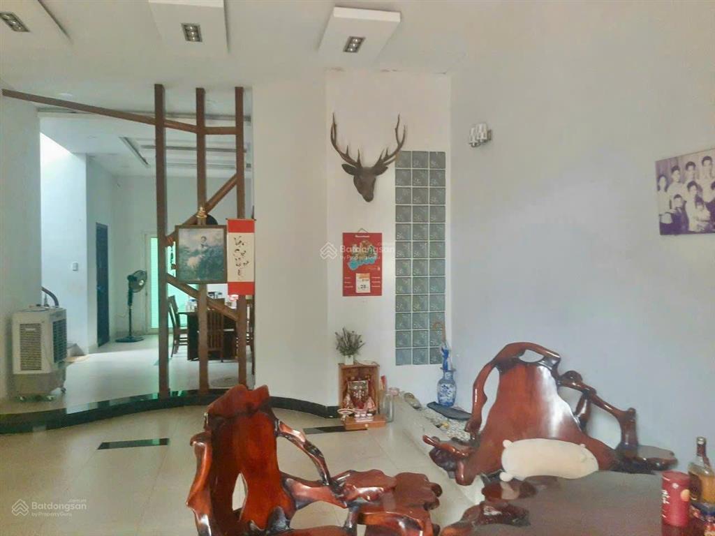 Cho thuê gấp nhà biệt thự trong khu làng đại học, full 4pn giá 20tr/th.  0938 399 ***