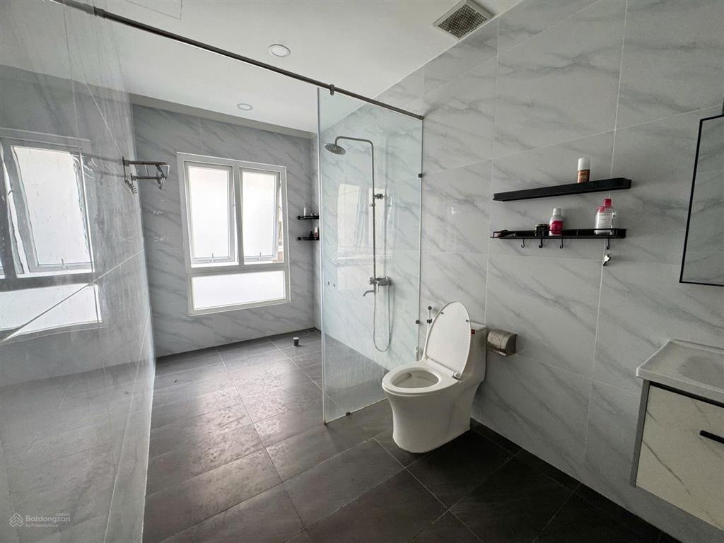 Cho thuê biệt thự dragon parc (dt 8 x 21 m²) full nội thất 5pn giá 23 tr/th.  0938 399 ***