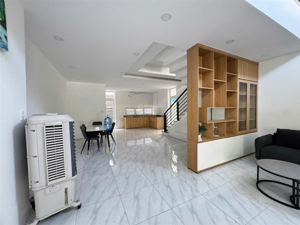 Cho thuê biệt thự dragon parc (dt 8 x 21 m²) full nội thất 5pn giá 23 tr/th.  0938 399 ***