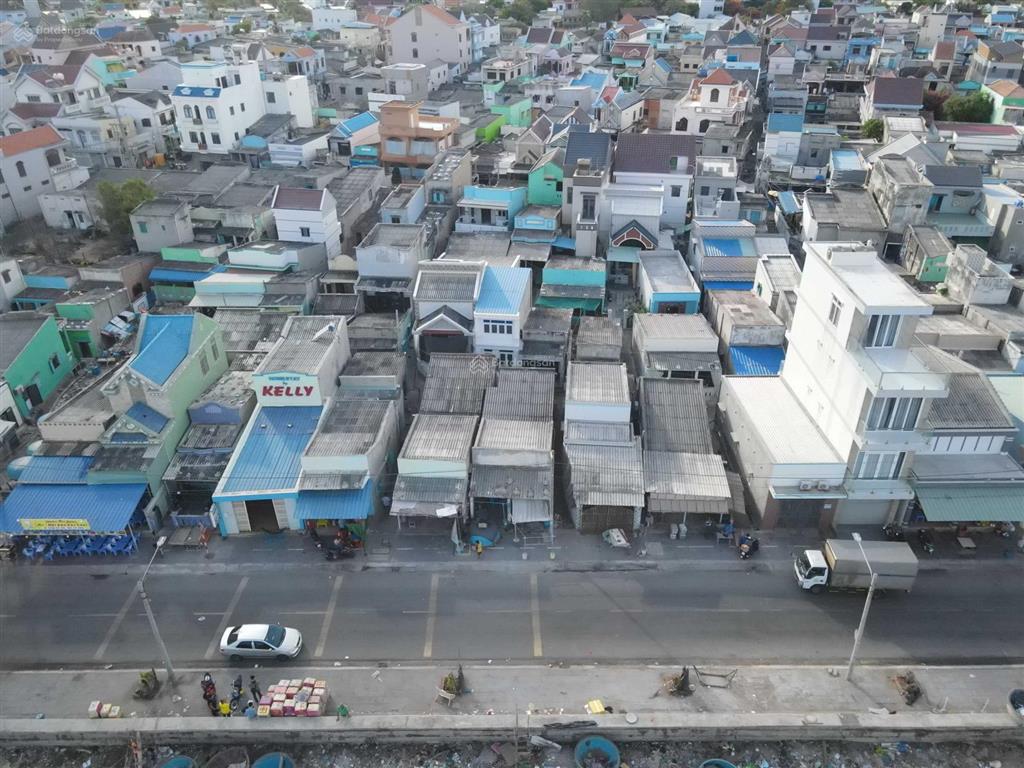 Vị trí siêu vip 54m2, ngang 5m, view trực diện biển, mặt tiền bờ kè, kinh doanh, khách sạn