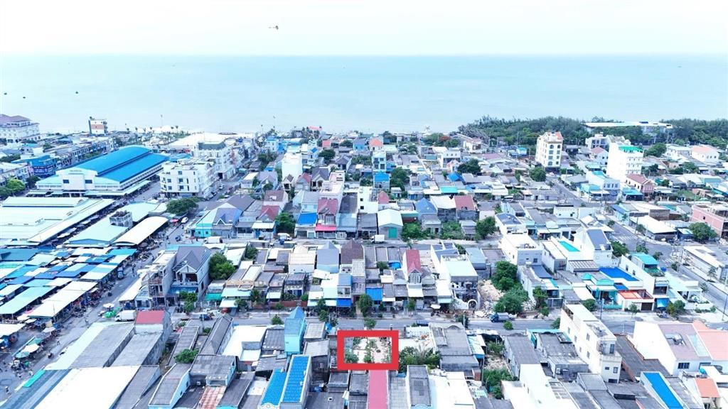 Cần bán gấp lô đông nam 189m2, ngang 10m, full thổ cư, trần văn mầu cách bãi tắm 500m, giá 7.1 tỷ