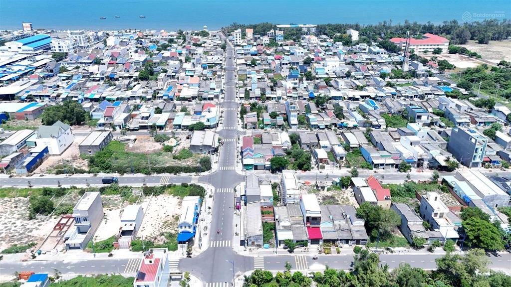 Cần bán gấp lô đông nam 189m2, ngang 10m, full thổ cư, trần văn mầu cách bãi tắm 500m, giá 7.1 tỷ