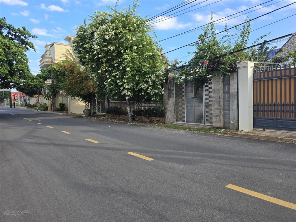 160m2(8x20m), mặt tiền kinh doanh tấp nập, nhộn nhịp, sát chợ, quảng trường, nghỉ dưỡng giá 5.6 tỷ