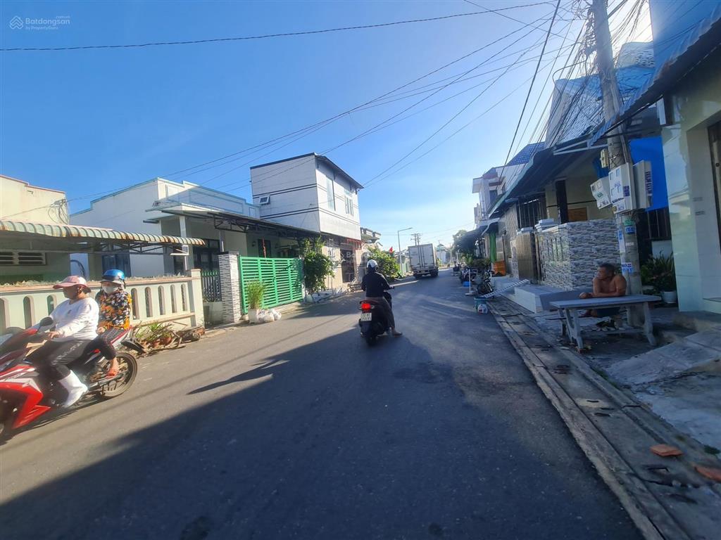 Vị trí siêu đẹp 84m2 (6x14) 50m ra khu qh khuôn viên 1hecta đối diện bella 500m ra quảng trường chợ