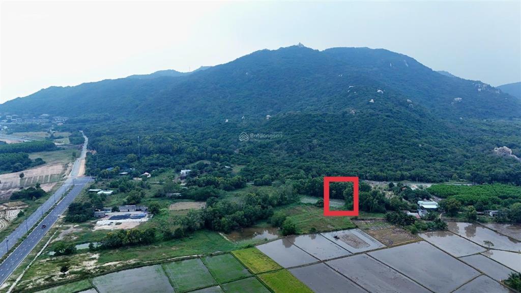 Siêu phẩm nghỉ dưỡng, ngay chân núi minh đạm, cách biển 2km, view trọn núi, duy nhất 1 lô