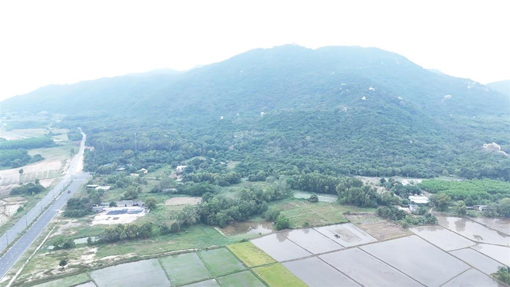 Siêu phẩm nghỉ dưỡng, ngay chân núi minh đạm, cách biển 2km, view trọn núi, duy nhất 1 lô