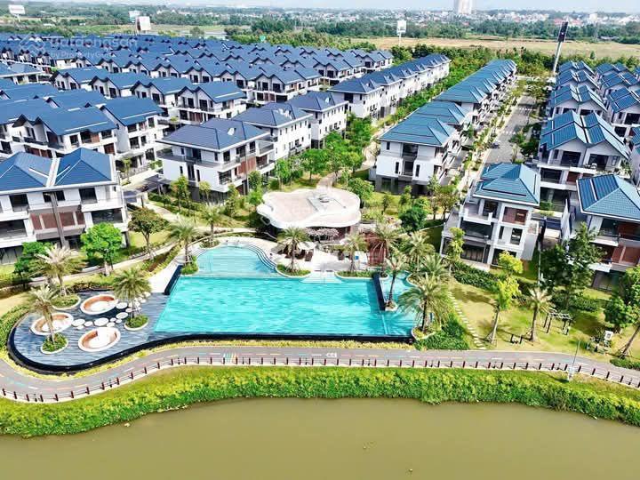 Bán nhanh trong tuần nhà biệt thự kế góc id junction, thị trấn long thành, 7.1 tỷ bao thuế phí