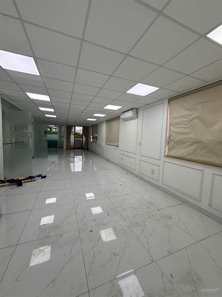 Cho thuê văn phòng 7x20m, dtsd 417m2, hầm trệt 3 lầu giá 65tr/tháng đảo kim cương.  0948 888 ***