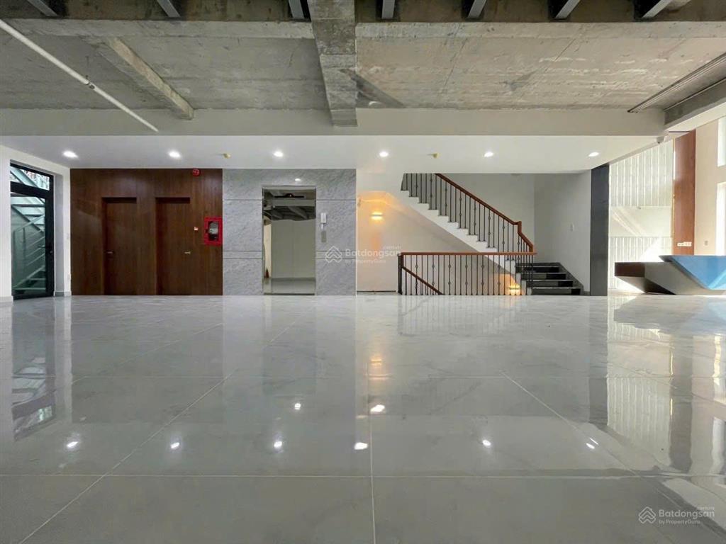 Cho vp 7 tầng 1tỷ/tháng dt 30x24m dtsd 4.200m2 view sông sg quận 2  0948 888 ***