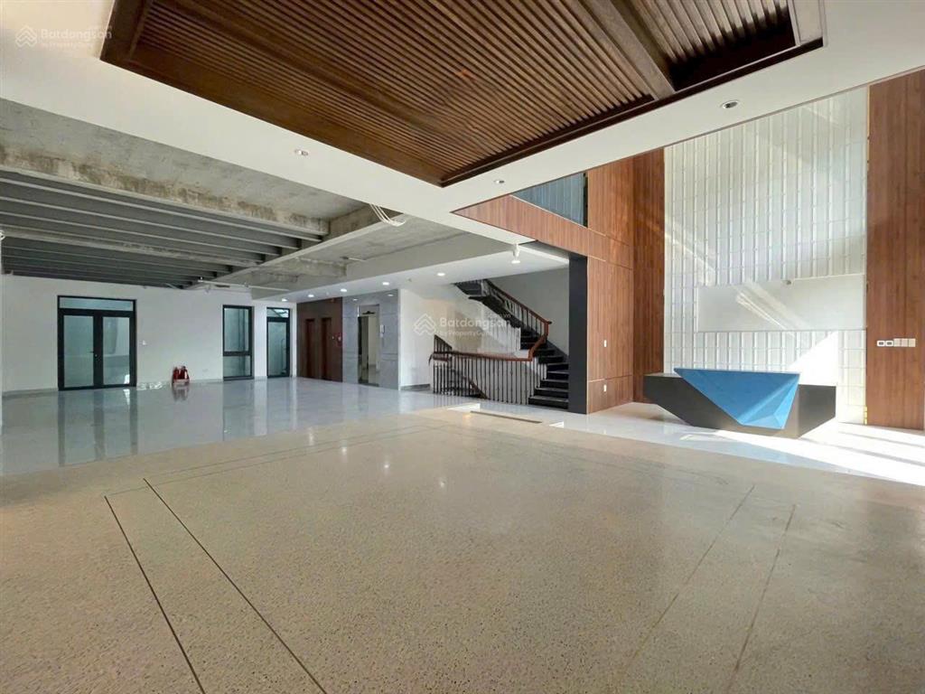 Cho vp 7 tầng 1tỷ/tháng dt 30x24m dtsd 4.200m2 view sông sg quận 2  0948 888 ***