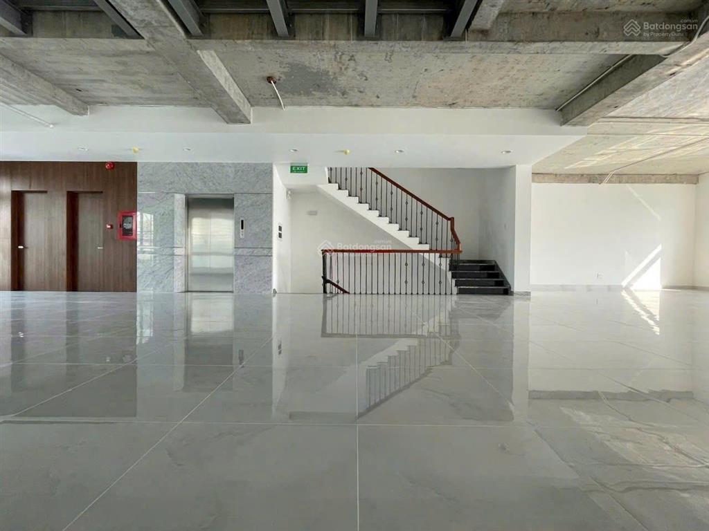 Cho vp 7 tầng 1tỷ/tháng dt 30x24m dtsd 4.200m2 view sông sg quận 2  0948 888 ***