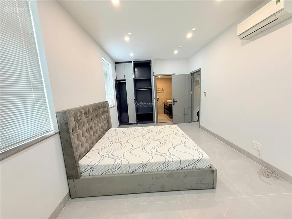 Cho thuê nhà phố 100tr/tháng 10x18m quận 2  588m2 sàn, hầm, 1 trệt 3 lầu/5pn  0948 888 ***