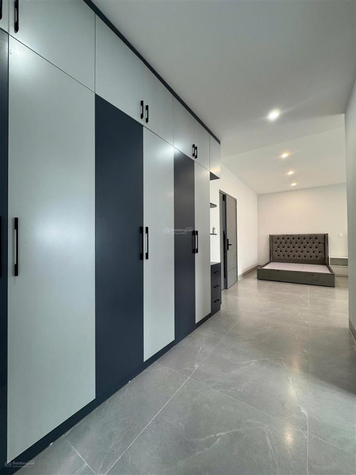 Cho thuê nhà phố 100tr/tháng 10x18m quận 2  588m2 sàn, hầm, 1 trệt 3 lầu/5pn  0948 888 ***